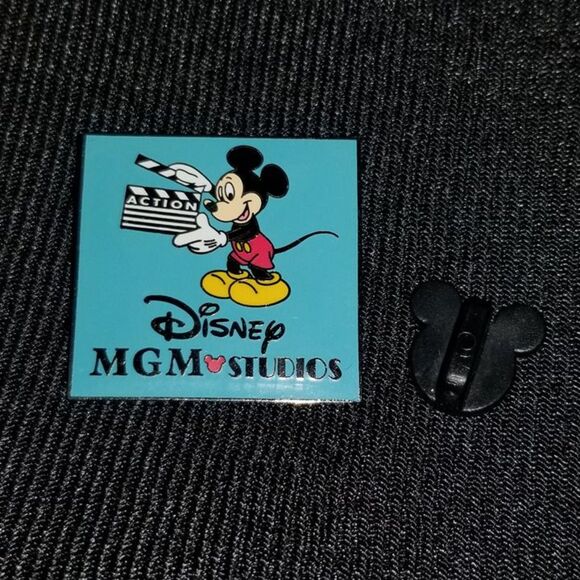 Disney World Pin MGM Studios Mickey Clapboard Heart Retired Defunct WDW 96 2002 - Picture 5 of 6
